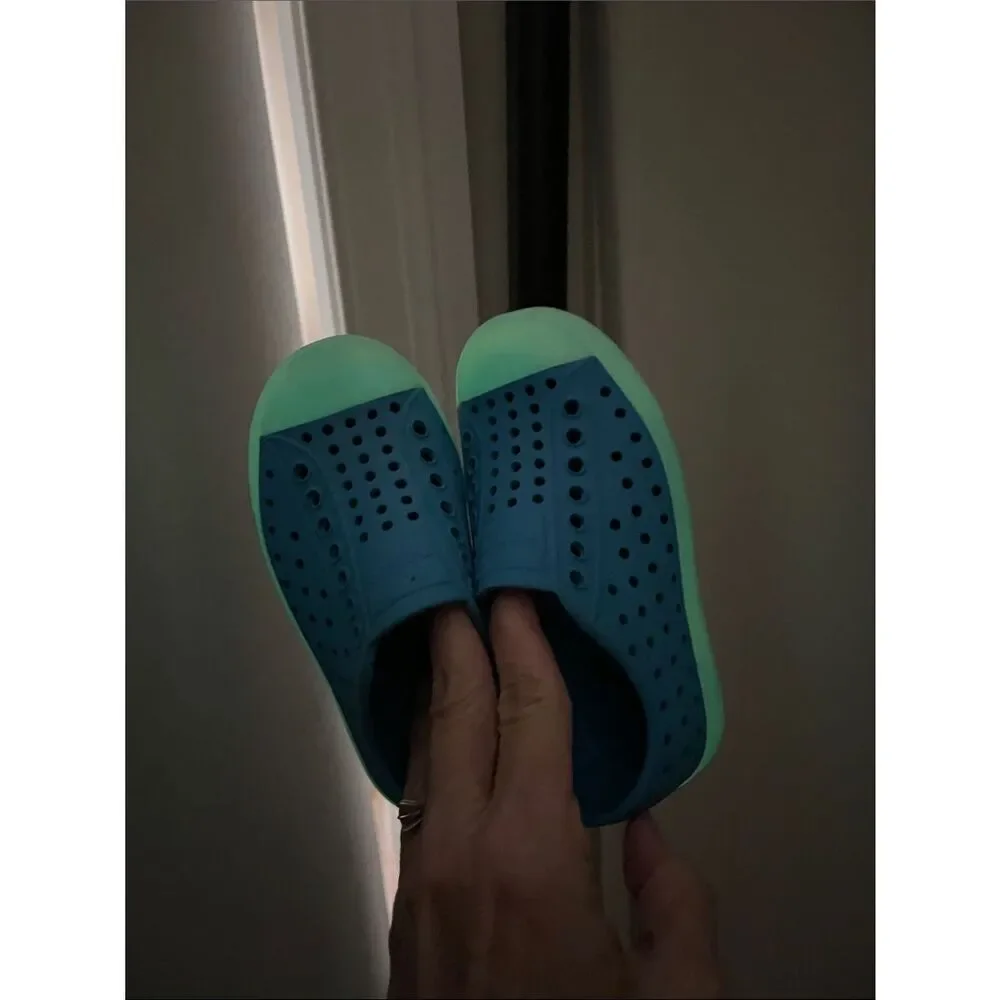 Native Jefferson Sugarlite Glow - Wave Blue / Glow Kids Water Shoes Size 9